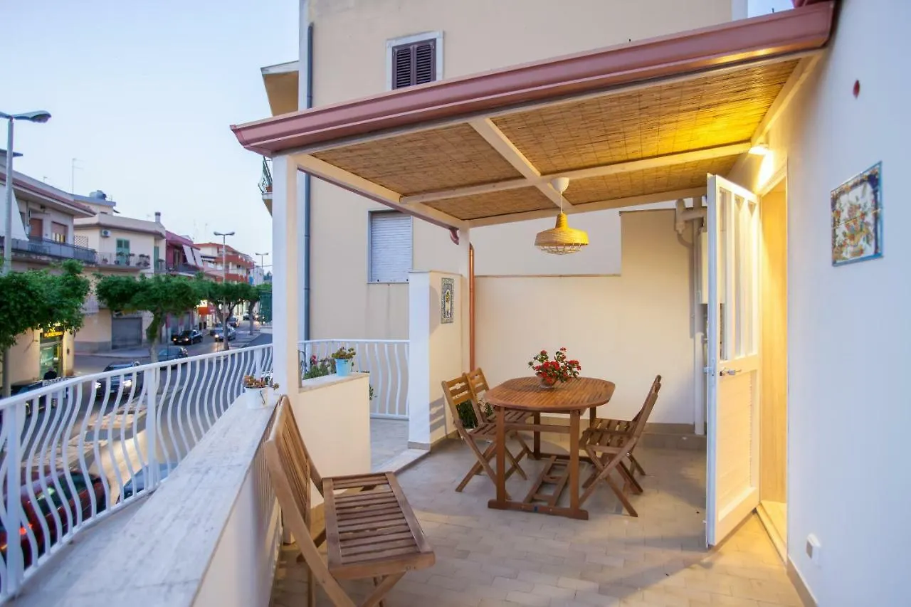 Holiday home Case Degli Avi, Camere Nel Borgo Marinaro Pozzallo Italy
